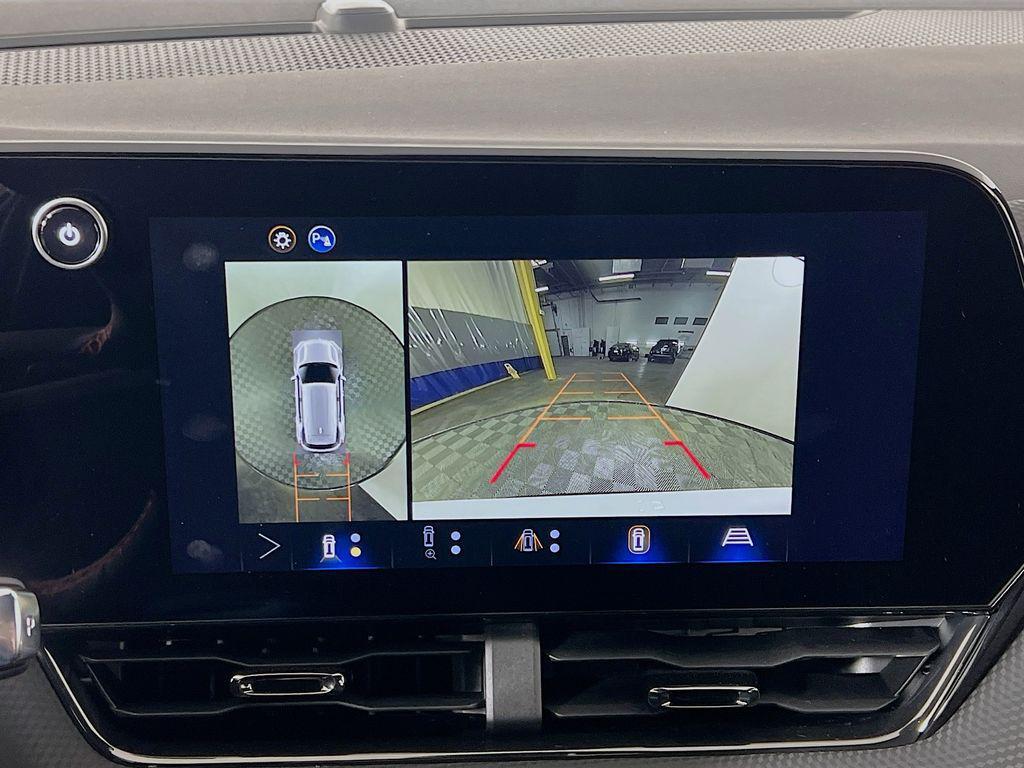 new 2026 Chevrolet Equinox car, priced at $33,995