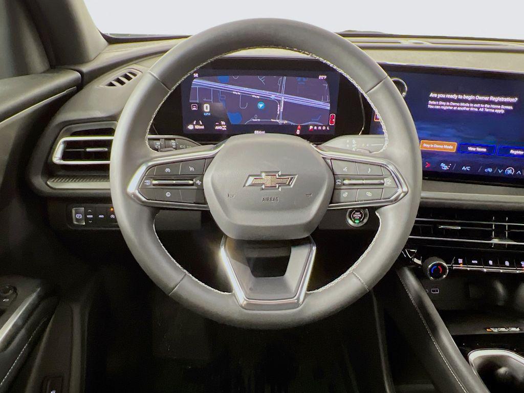 new 2026 Chevrolet Traverse car, priced at $44,025