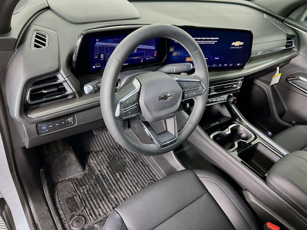 new 2026 Chevrolet Traverse car, priced at $44,025