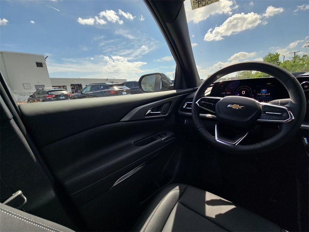 new 2025 Chevrolet Traverse car, priced at $39,861