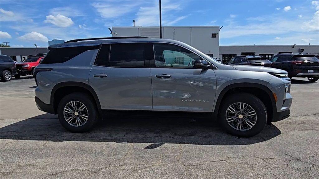 new 2025 Chevrolet Traverse car, priced at $39,861