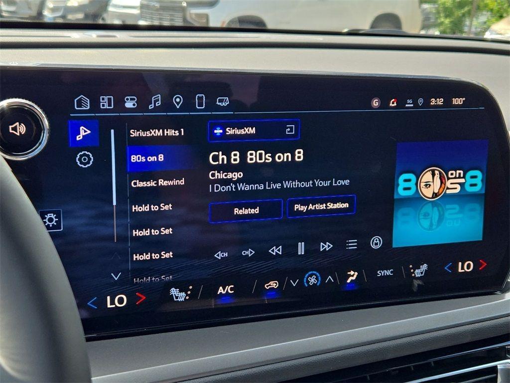 new 2025 Chevrolet Traverse car, priced at $39,861