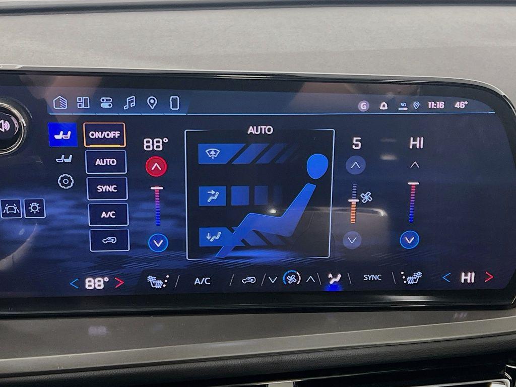 new 2026 Chevrolet Traverse car, priced at $44,620