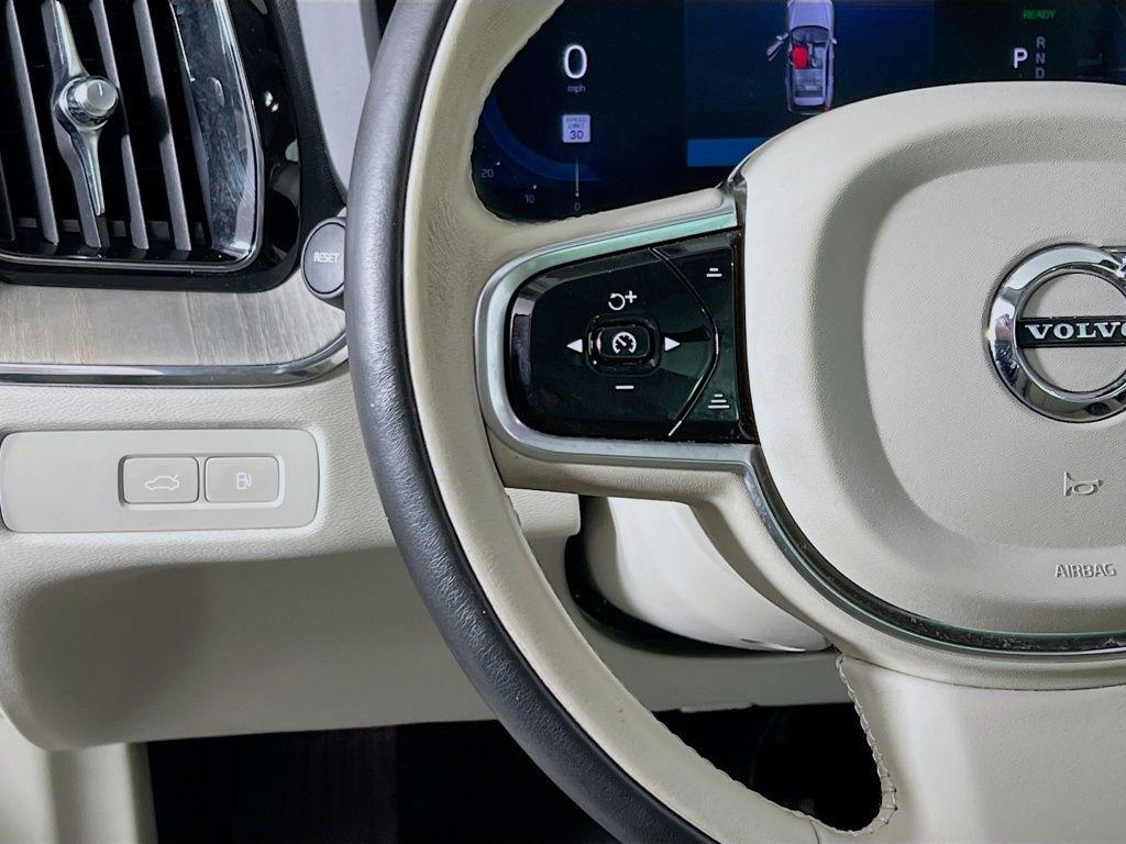 used 2023 Volvo XC60 Recharge Plug-In Hybrid car, priced at $35,000