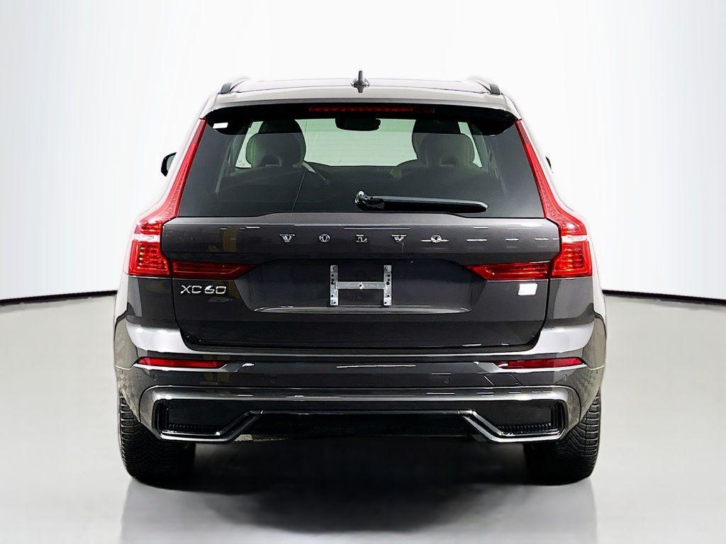 used 2023 Volvo XC60 Recharge Plug-In Hybrid car, priced at $35,000