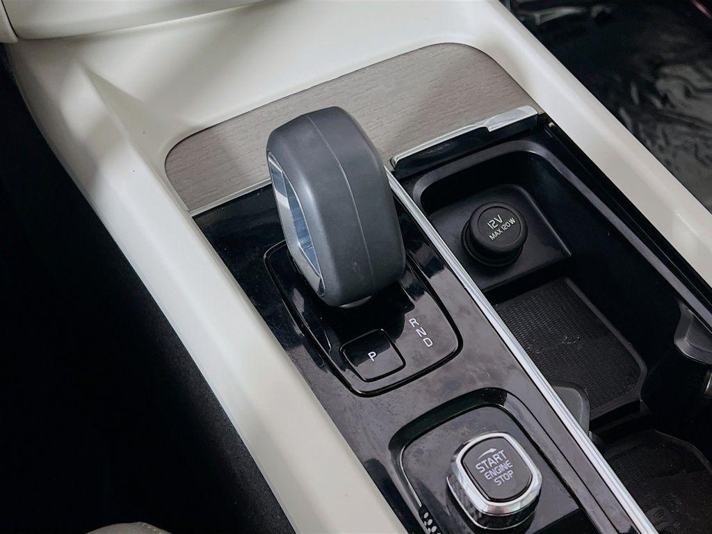 used 2023 Volvo XC60 Recharge Plug-In Hybrid car, priced at $35,000