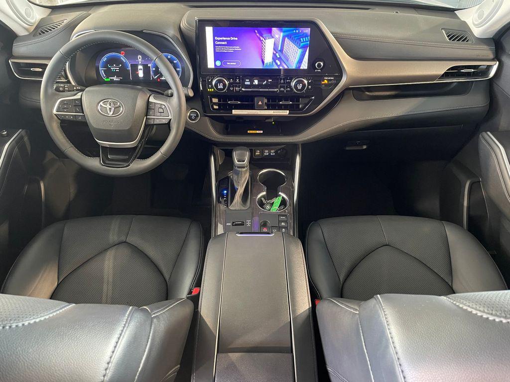 used 2024 Toyota Highlander Hybrid car, priced at $43,500