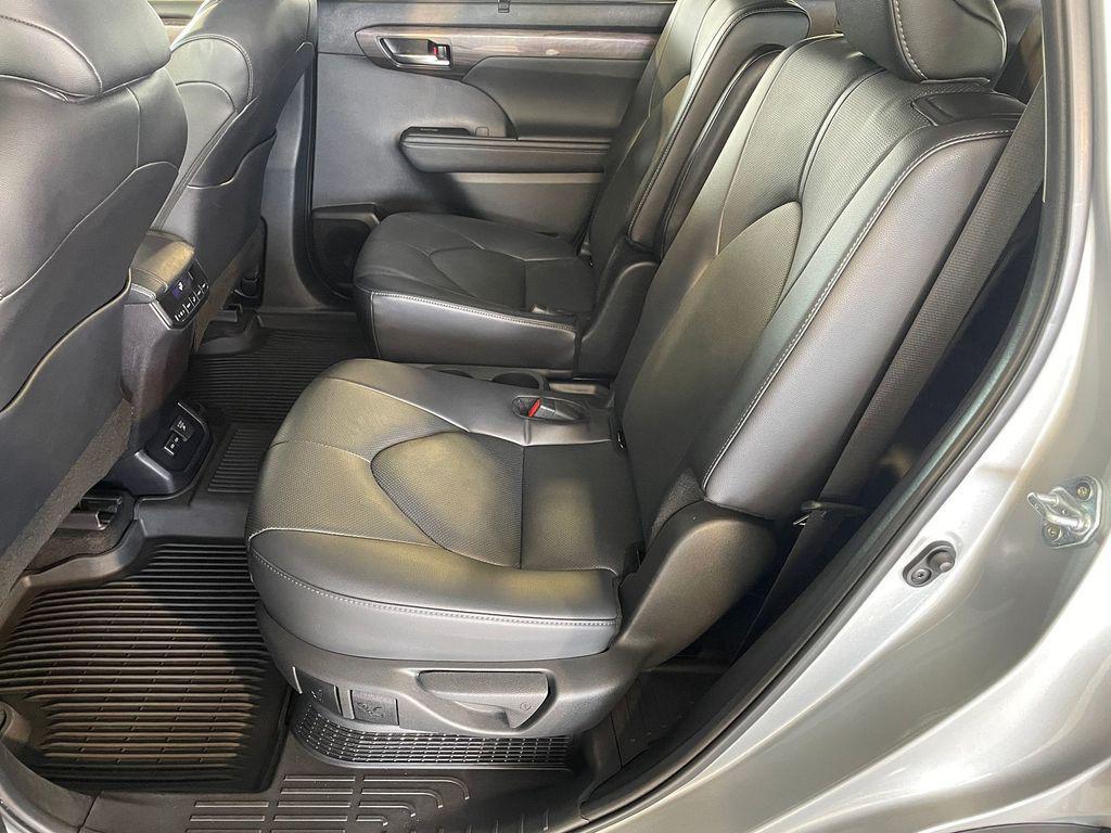 used 2024 Toyota Highlander Hybrid car, priced at $43,500