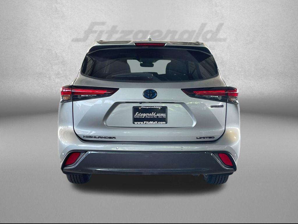 used 2024 Toyota Highlander Hybrid car, priced at $43,500