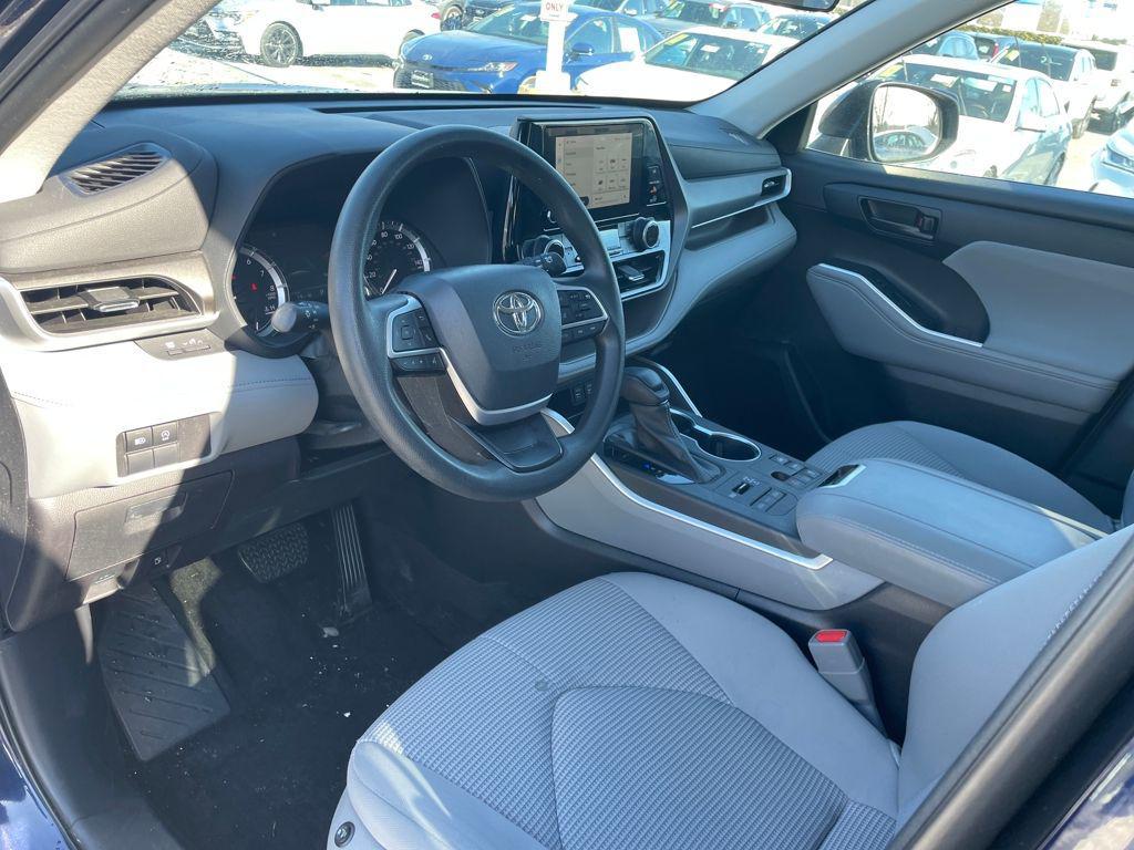 used 2023 Toyota Highlander car, priced at $36,900
