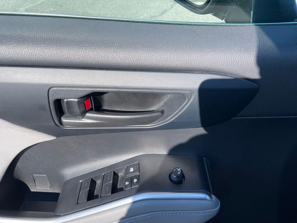 used 2023 Toyota Highlander car, priced at $36,900