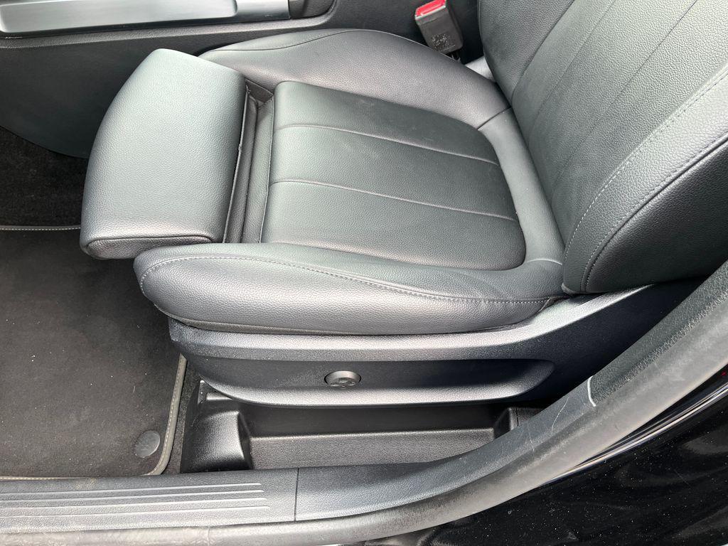 used 2023 Mercedes-Benz GLB 250 car, priced at $30,699