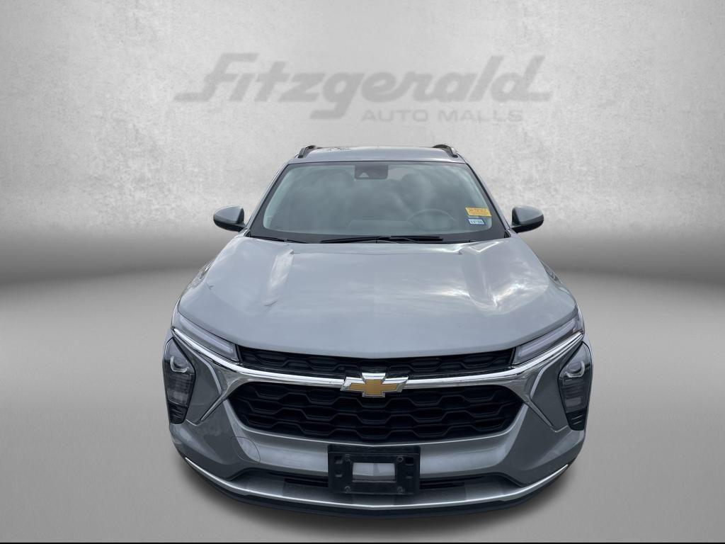 used 2025 Chevrolet Trax car