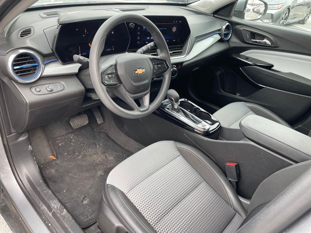 used 2025 Chevrolet Trax car