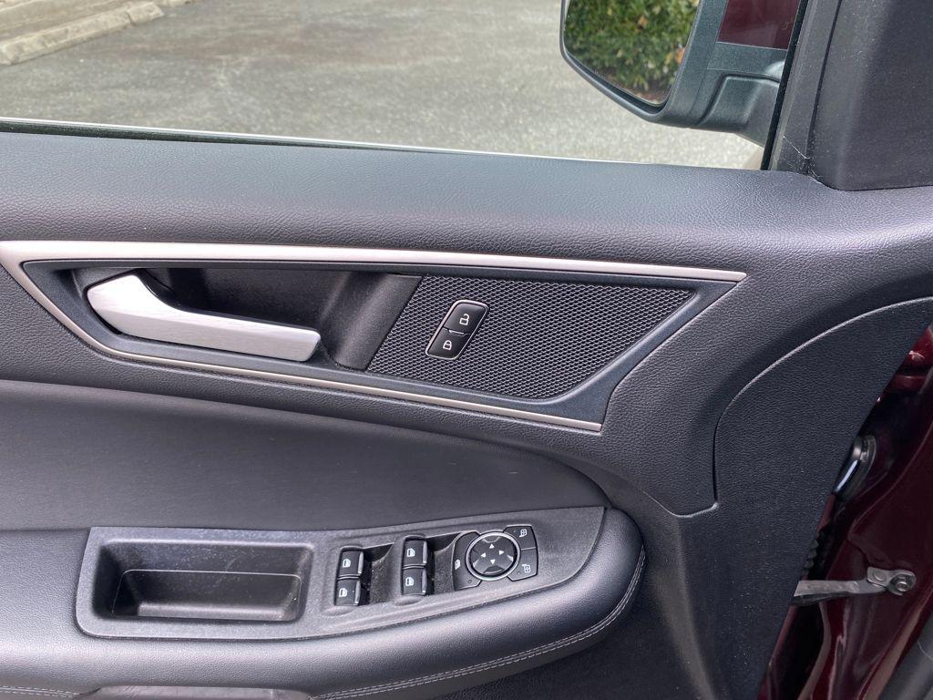 used 2024 Ford Edge car, priced at $21,900