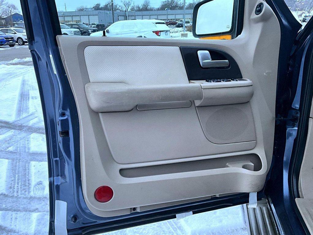 used 2004 Ford Expedition car, priced at $3,995