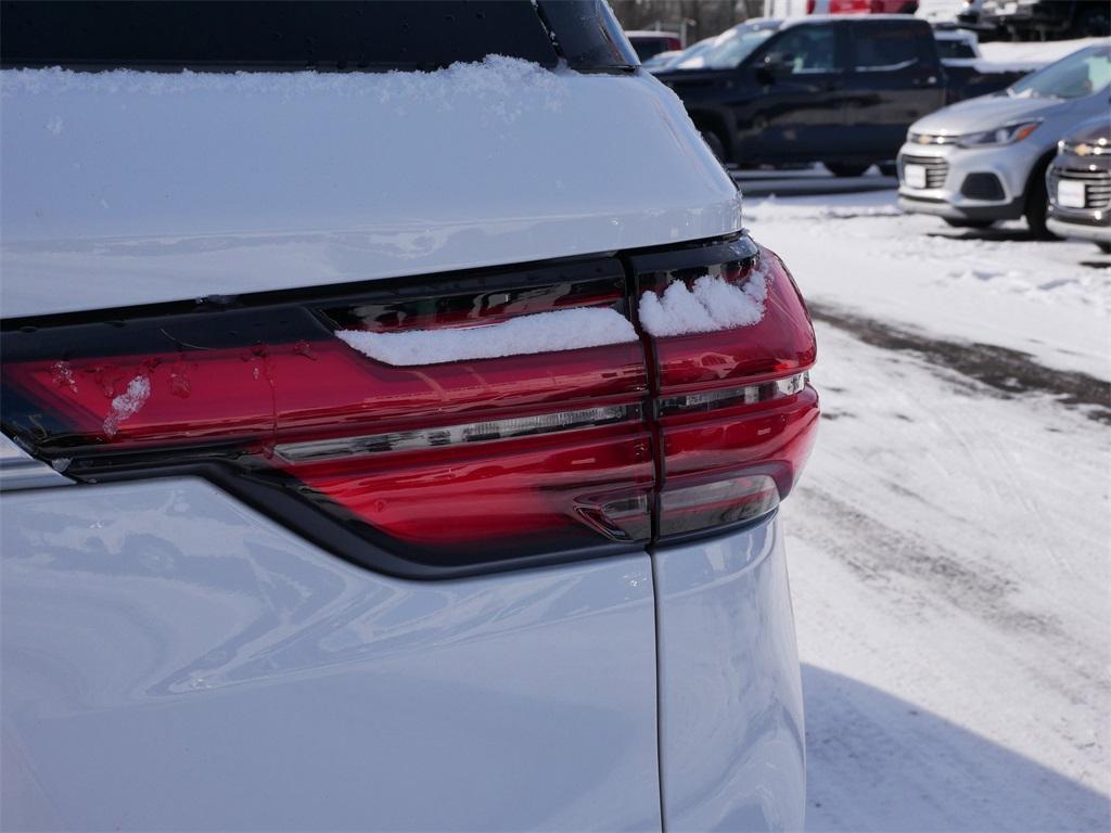 used 2022 Chevrolet Traverse car, priced at $29,130