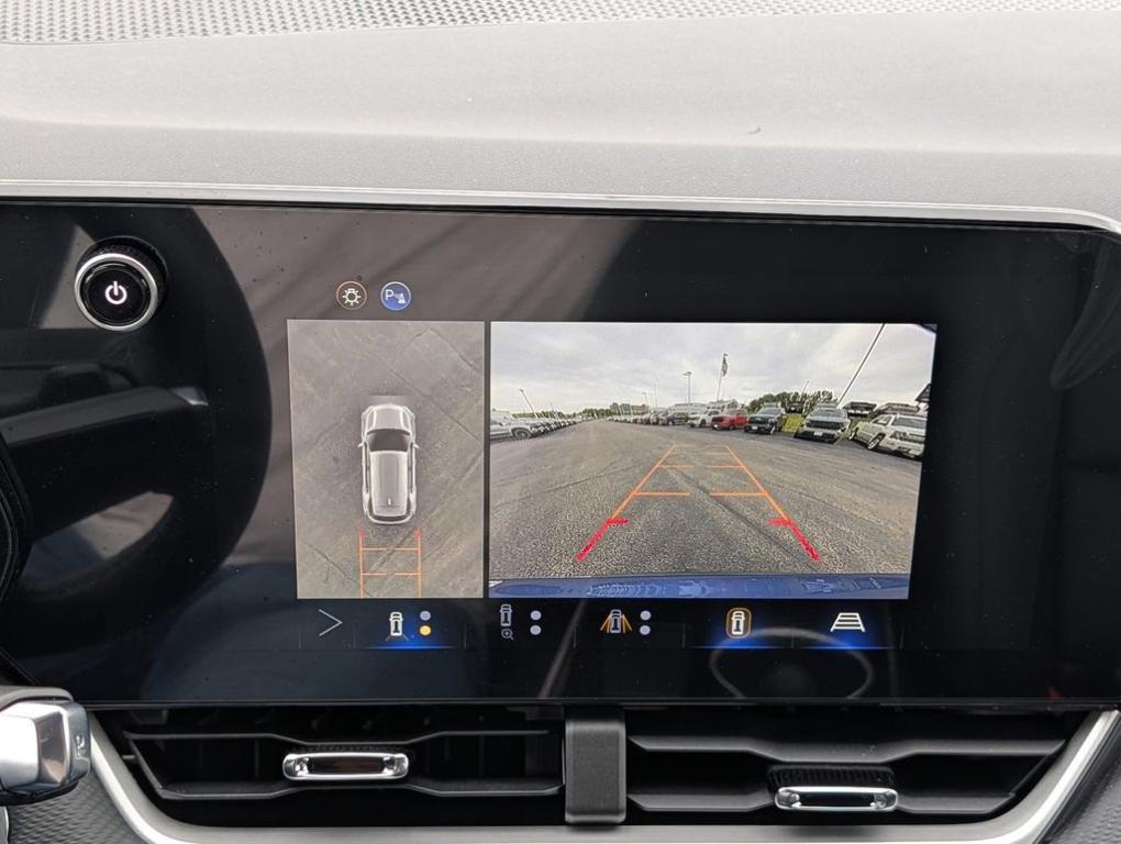 new 2026 Chevrolet Equinox car, priced at $33,033