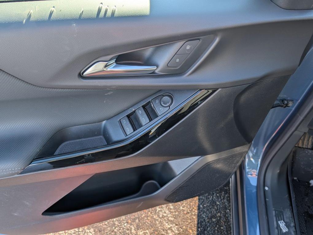 new 2026 Chevrolet Equinox car, priced at $28,008