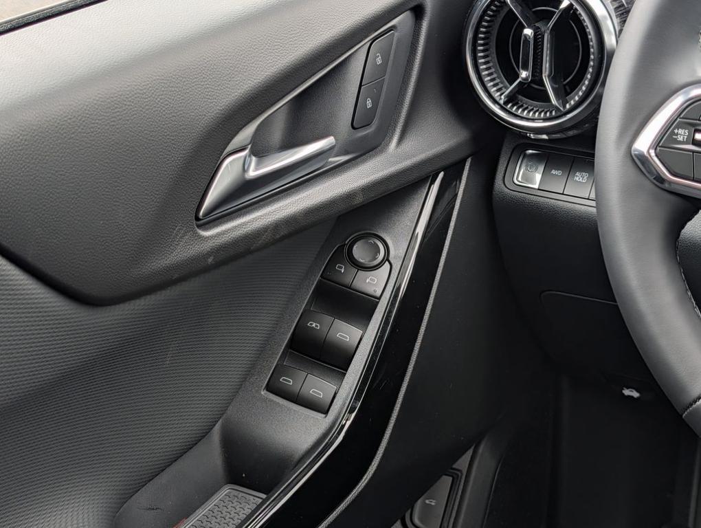 new 2026 Chevrolet Equinox car, priced at $33,478