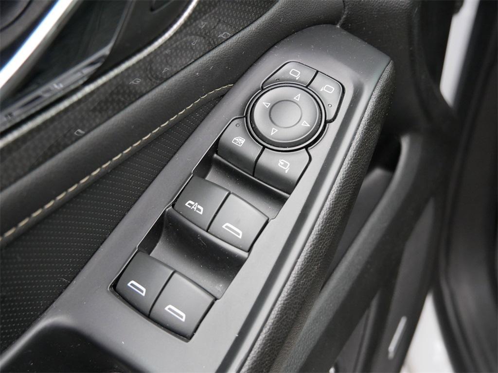 used 2022 Chevrolet Traverse car, priced at $29,453