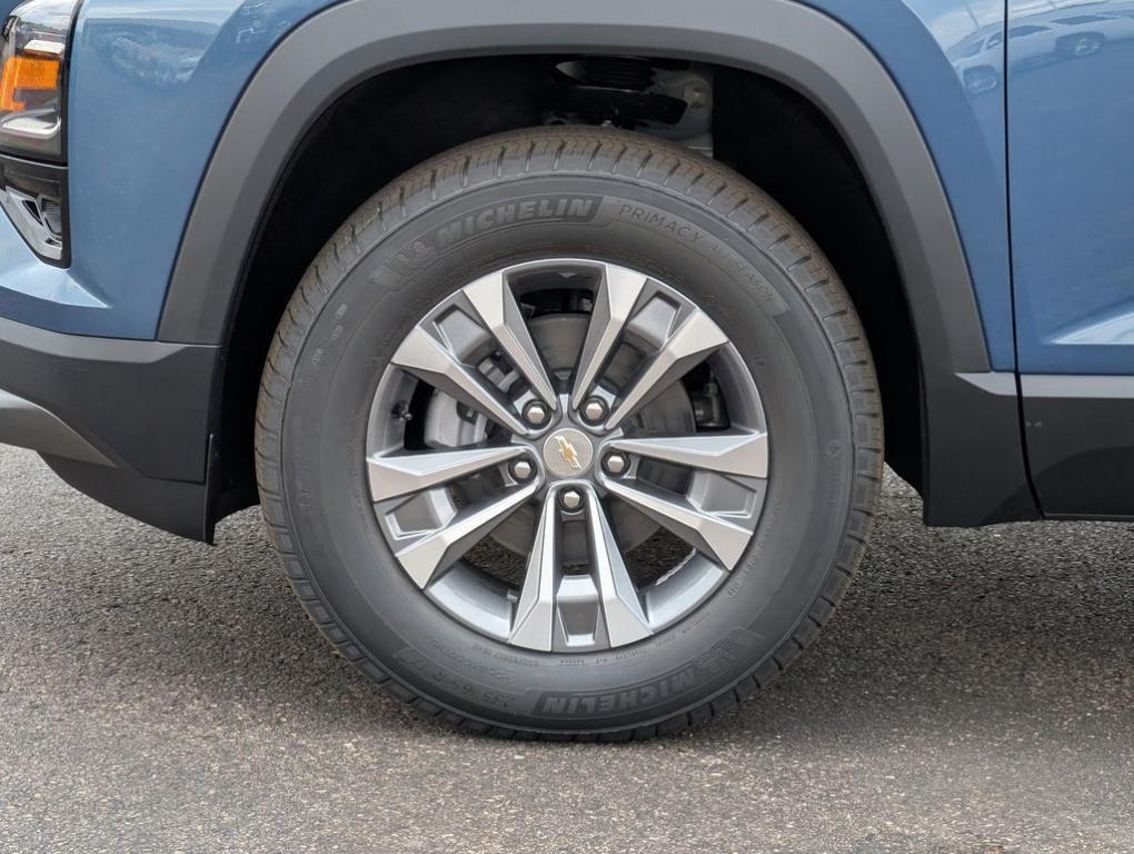 new 2026 Chevrolet Equinox car, priced at $33,033