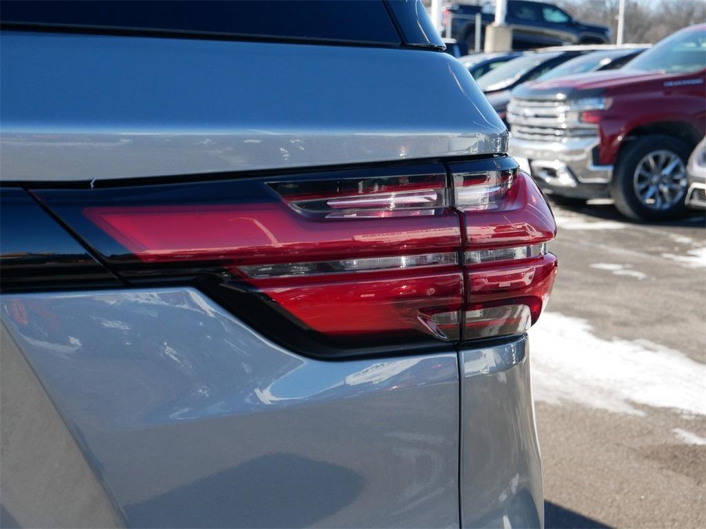 used 2023 Chevrolet Traverse car, priced at $35,792