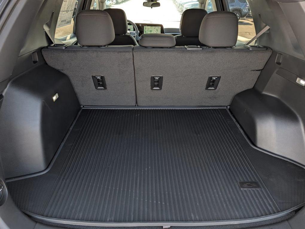 new 2026 Chevrolet Equinox car, priced at $30,337