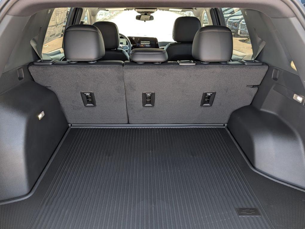 new 2026 Chevrolet Equinox car, priced at $32,182