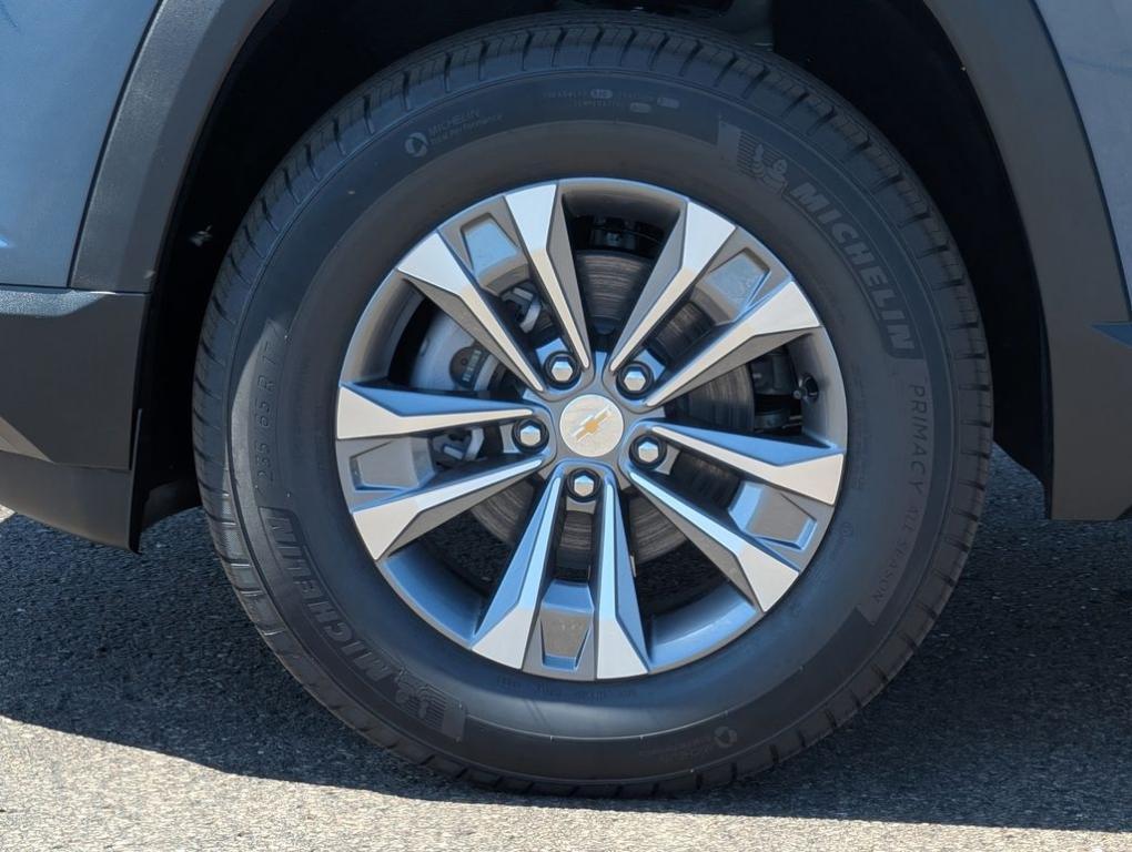 new 2026 Chevrolet Equinox car, priced at $32,182