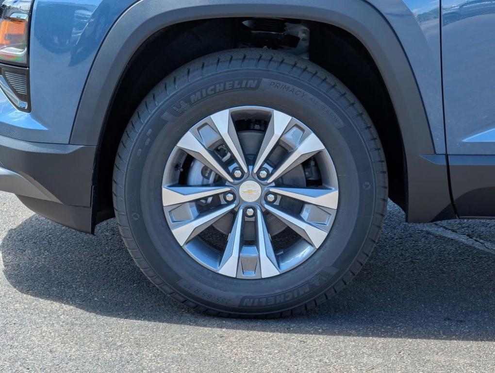new 2026 Chevrolet Equinox car, priced at $30,337