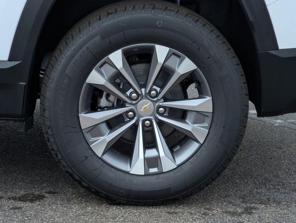 new 2026 Chevrolet Equinox car, priced at $30,337