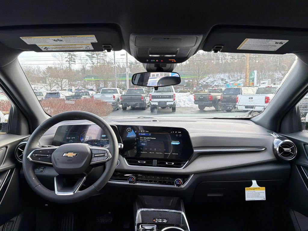 new 2026 Chevrolet Equinox car, priced at $33,632