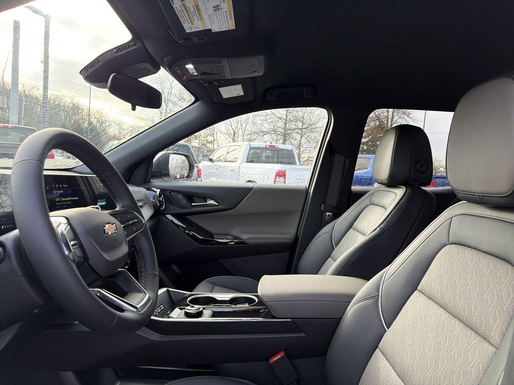 new 2026 Chevrolet Equinox car, priced at $33,632