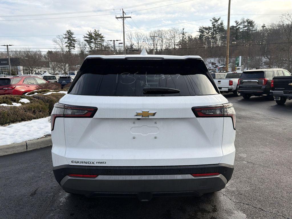 new 2026 Chevrolet Equinox car, priced at $33,632