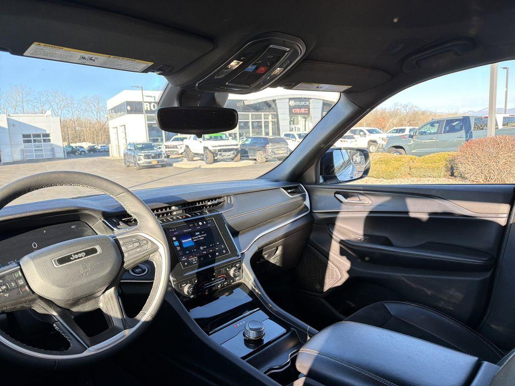 used 2024 Jeep Grand Cherokee car, priced at $26,999