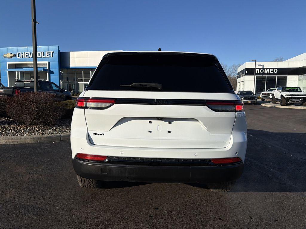 used 2024 Jeep Grand Cherokee car, priced at $26,999