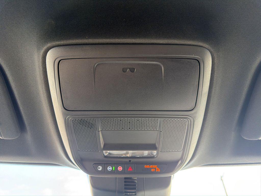 used 2025 Chevrolet Traverse car, priced at $35,639