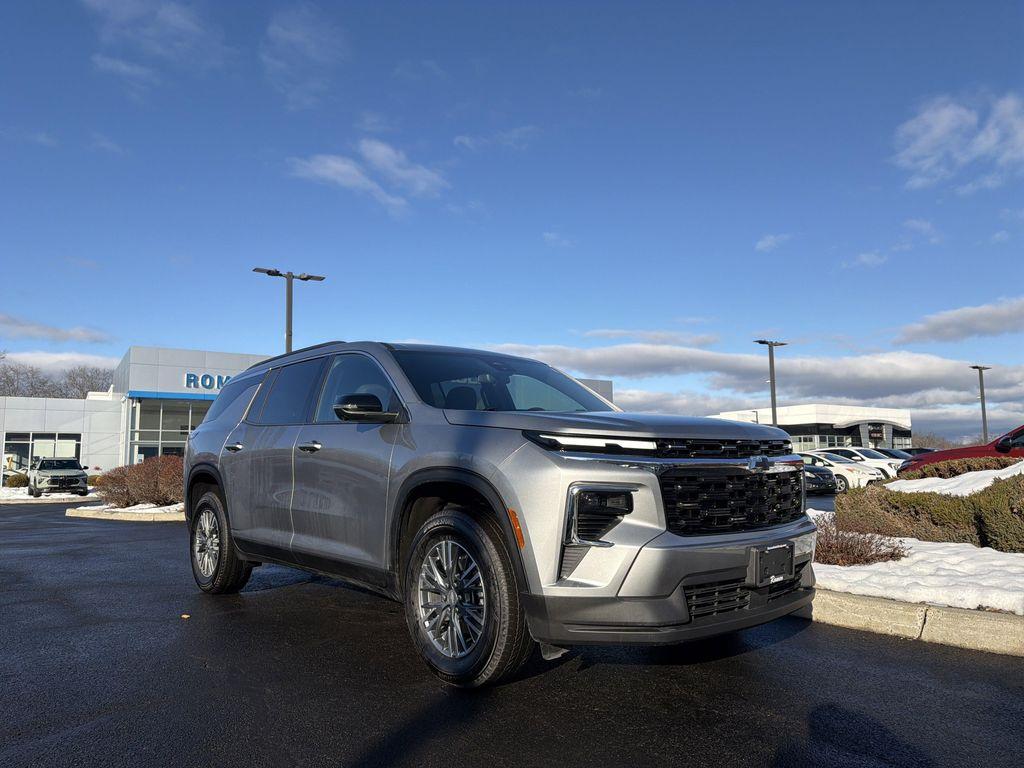 used 2025 Chevrolet Traverse car, priced at $35,639