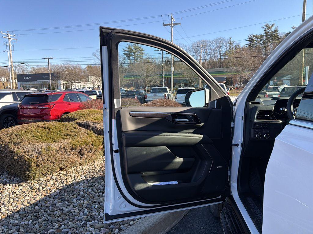 new 2026 Chevrolet Suburban car, priced at $76,775