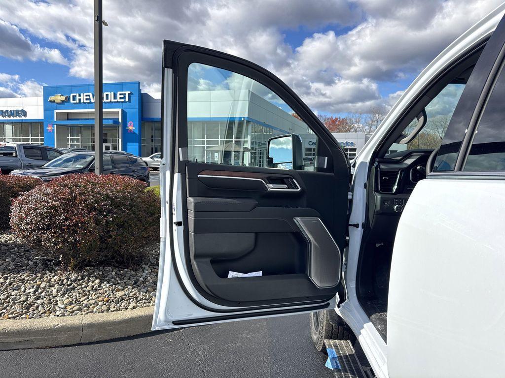 new 2026 GMC Sierra 2500 car, priced at $98,050