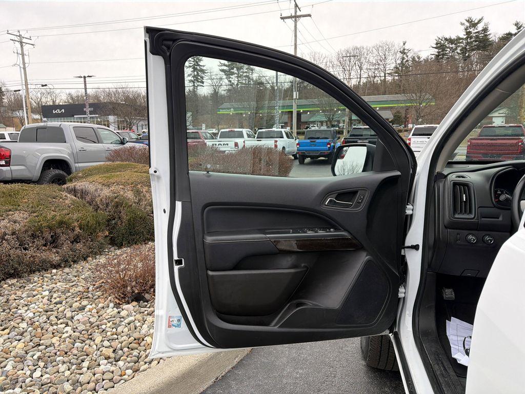 used 2022 GMC Canyon car, priced at $30,999