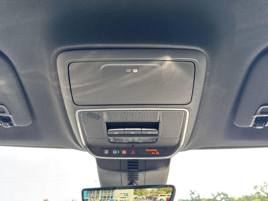 new 2026 Chevrolet Traverse car, priced at $61,915