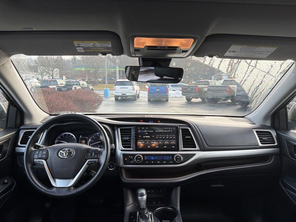used 2019 Toyota Highlander car, priced at $21,549