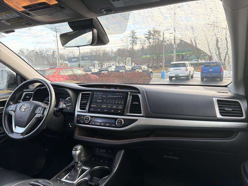 used 2019 Toyota Highlander car, priced at $21,549