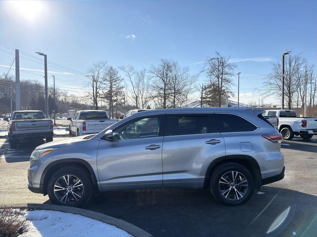 used 2016 Toyota Highlander car, priced at $17,799