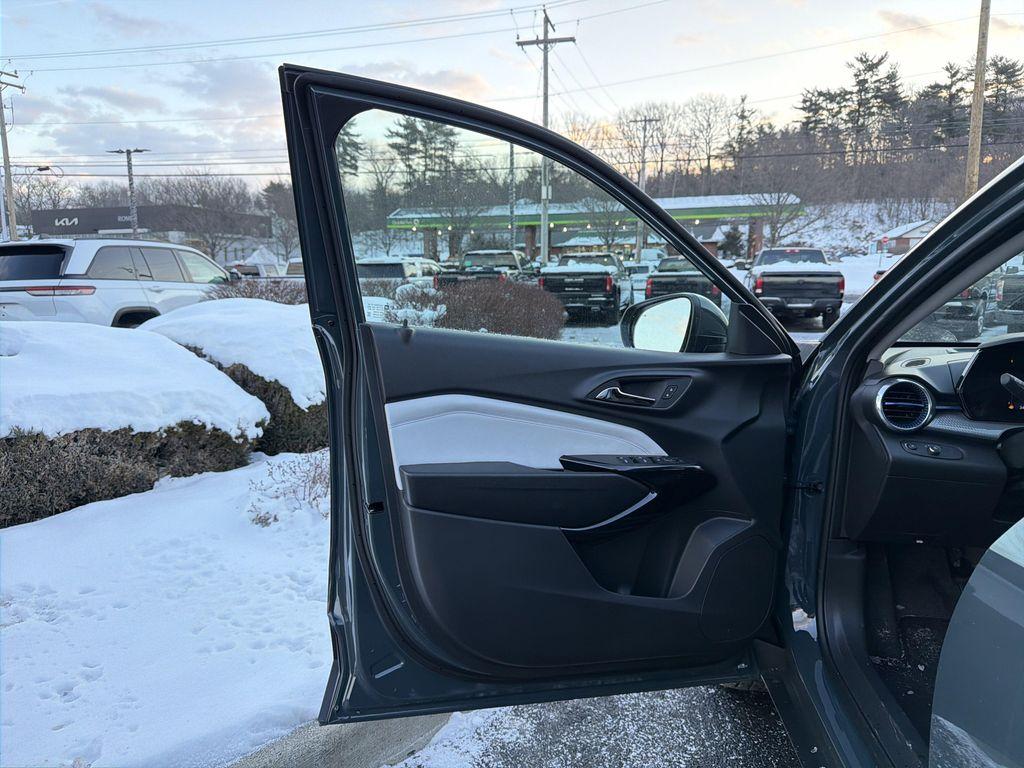 new 2026 Chevrolet Trax car, priced at $27,280