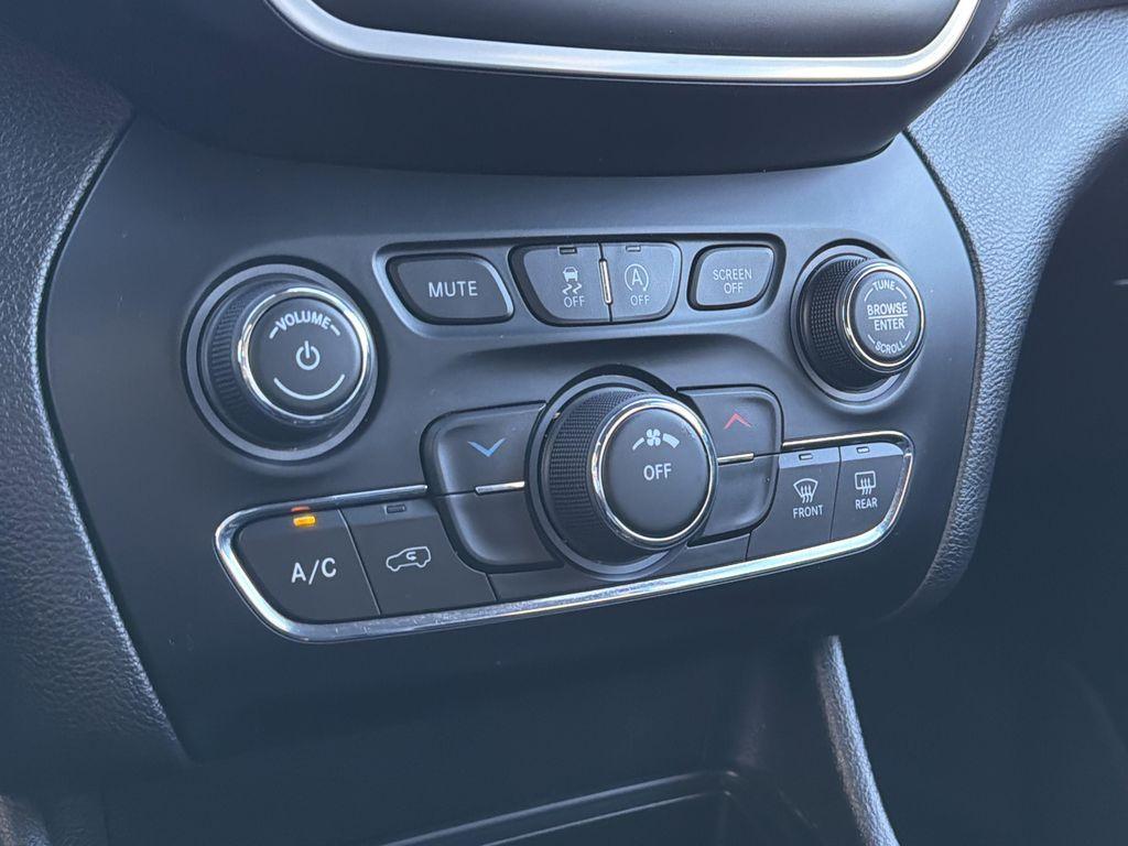 used 2019 Jeep Cherokee car, priced at $17,199