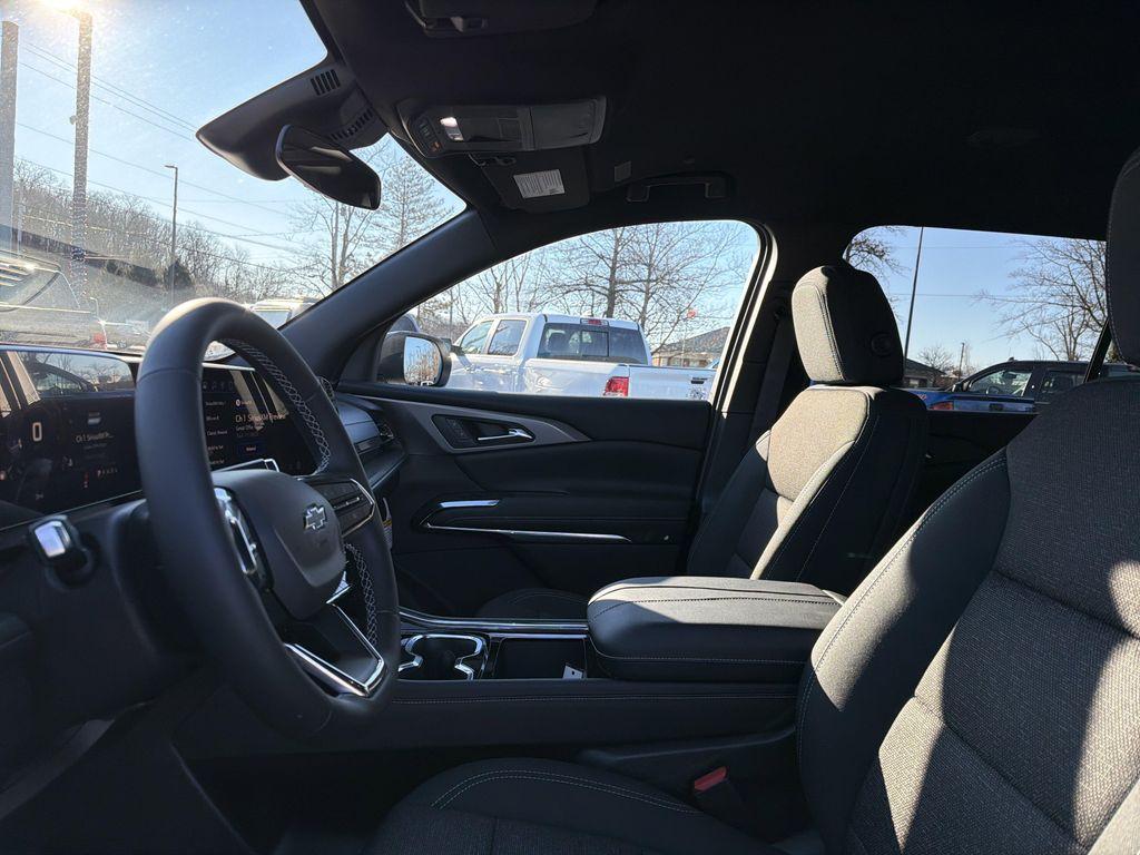 new 2026 Chevrolet Traverse car, priced at $47,405