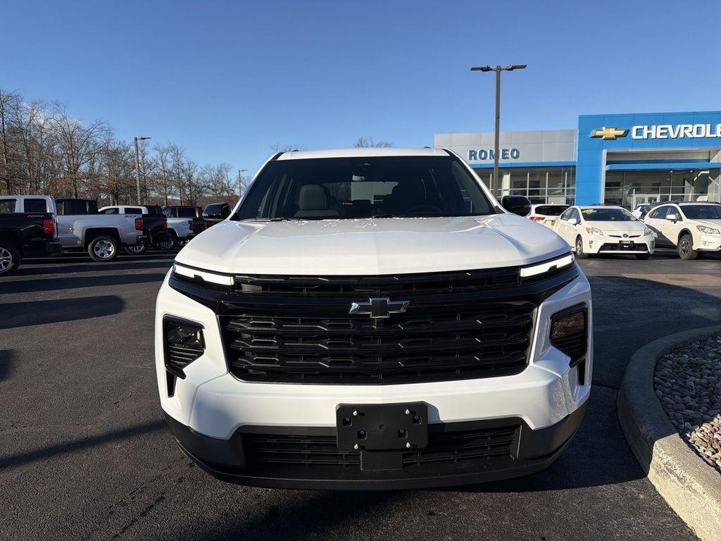 new 2026 Chevrolet Traverse car, priced at $47,405